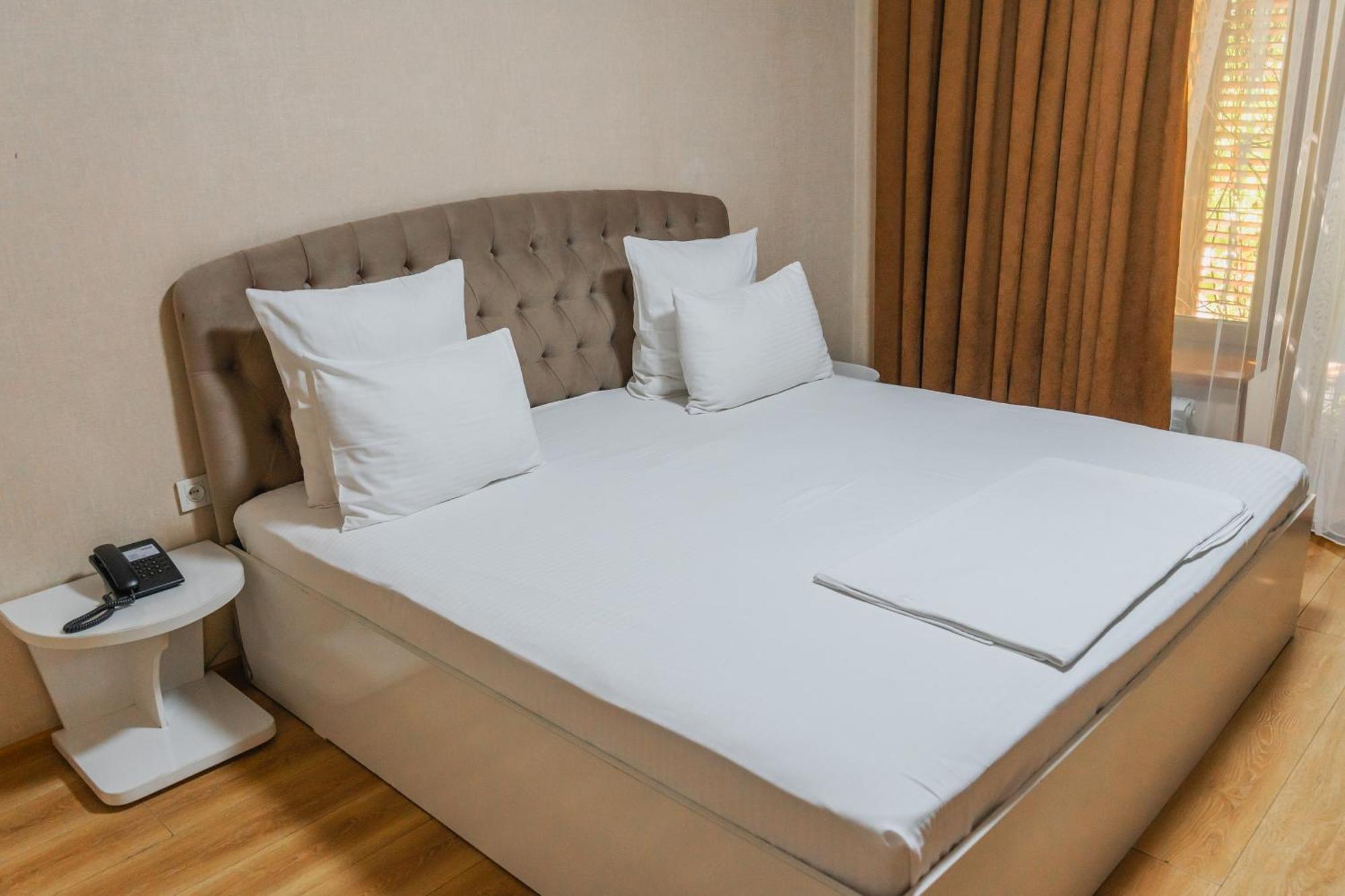 Altair Hotel شيمكنت المظهر الخارجي الصورة