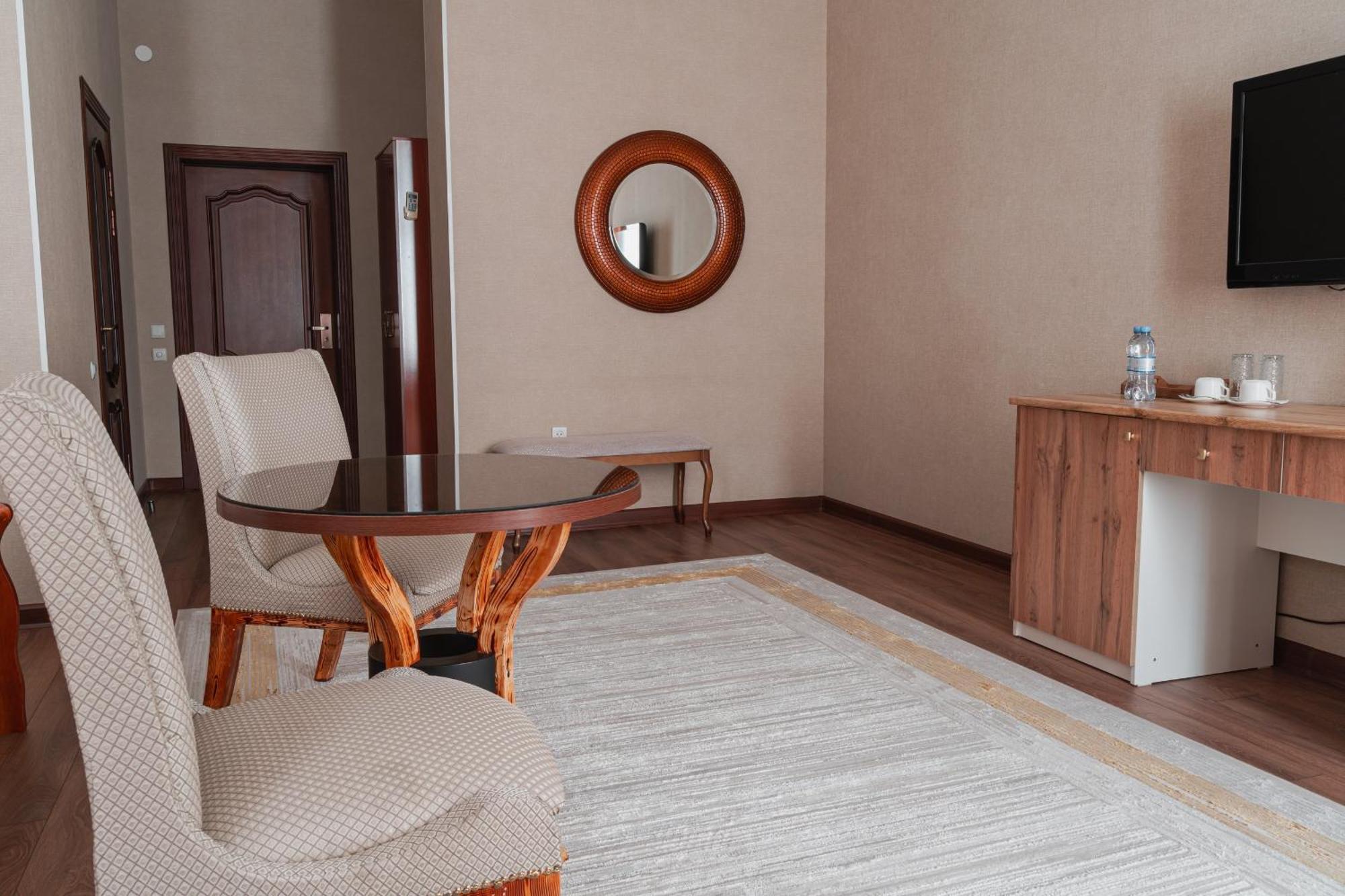 Altair Hotel شيمكنت المظهر الخارجي الصورة