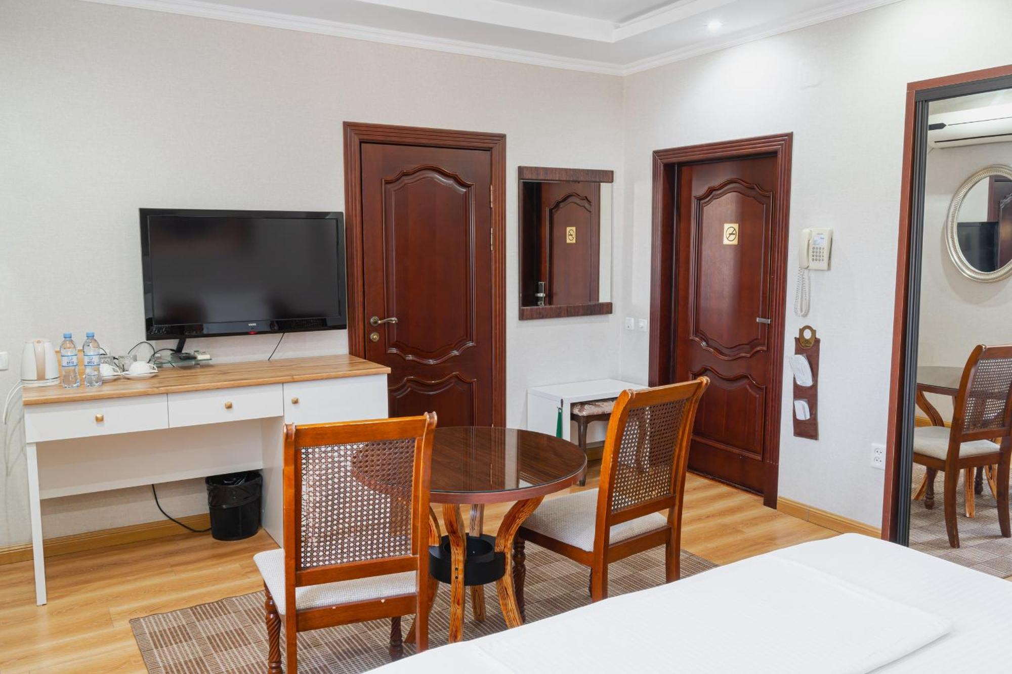 Altair Hotel شيمكنت المظهر الخارجي الصورة